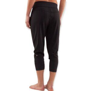 Lululemon Free Fall CropBlack size 4